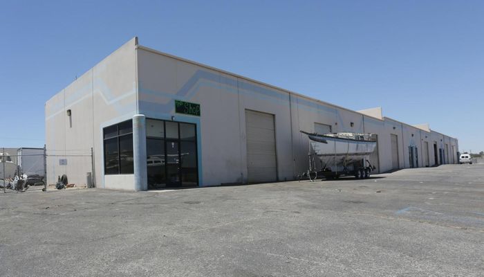 Warehouse Space for Rent at 16701 Chestnut St Hesperia, CA 92345 - #1