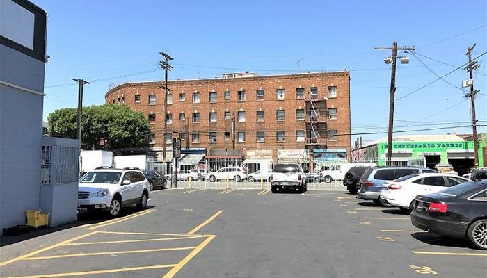 Warehouse Space for Rent at 900-934 S San Pedro St Los Angeles, CA 90015 - #18