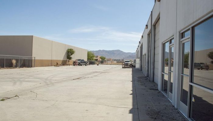 Warehouse Space for Rent at 13470 Manhasset Rd Apple Valley, CA 92308 - #12