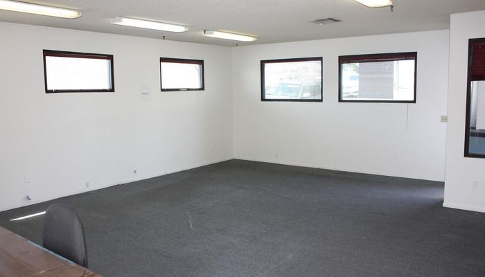 Warehouse Space for Rent at 13815-13819 Amargosa Rd Victorville, CA 92392 - #6