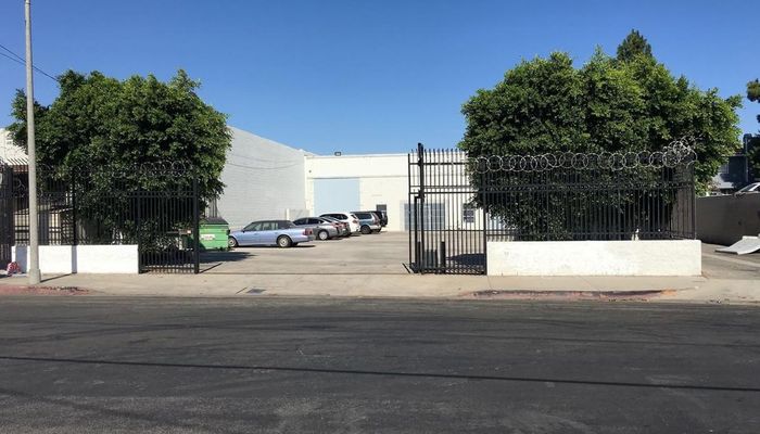 Warehouse Space for Rent at 7636 Burnet Ave Van Nuys, CA 91405 - #2
