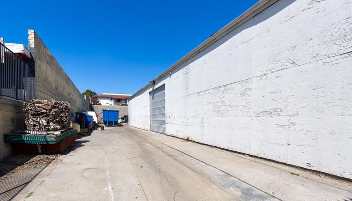 Warehouse Space for Rent at 622-626 N La Brea Ave Inglewood, CA 90302 - #17
