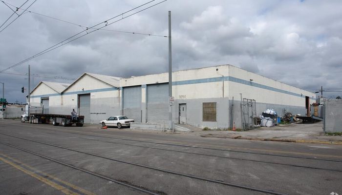 Warehouse Space for Rent at 3004 Commercial St San Diego, CA 92113 - #1