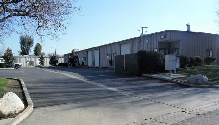 Warehouse Space for Rent at 110 N Valley Oaks Dr Visalia, CA 93292 - #4