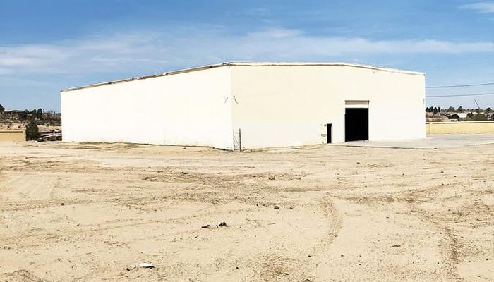 Warehouse Space for Rent at 14749 Hesperia Rd Victorville, CA 92395 - #18