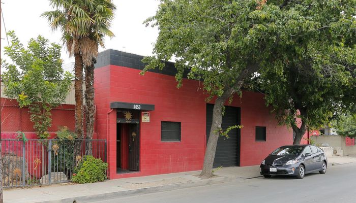 Warehouse Space for Rent at 7050 Deering Ave Canoga Park, CA 91303 - #2