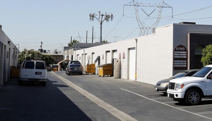Warehouse Space for Rent at 11760 Roscoe Blvd Sun Valley, CA 91352 - #3