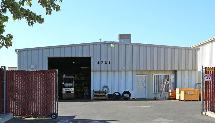 Warehouse Space for Rent at 5721 W Barstow Ave Fresno, CA 93722 - #1