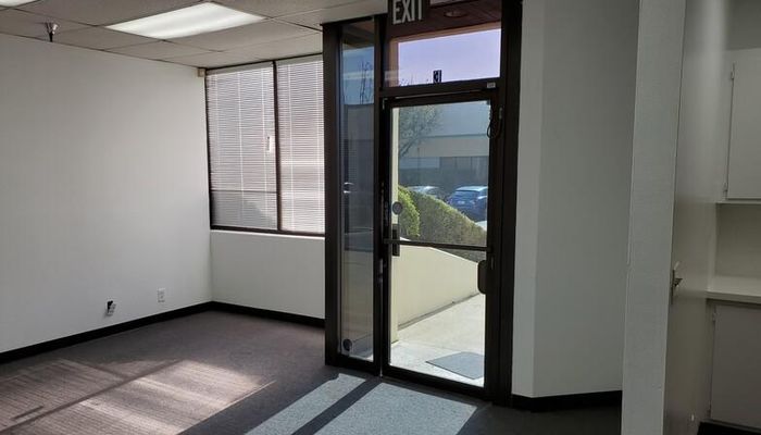 Warehouse Space for Rent at 9155 Alabama Ave Chatsworth, CA 91311 - #7