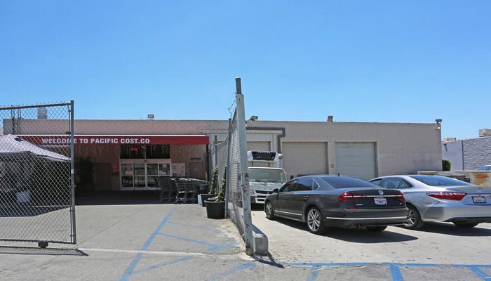 Warehouse Space for Rent at 10701-10703 Vanowen St North Hollywood, CA 91605 - #3