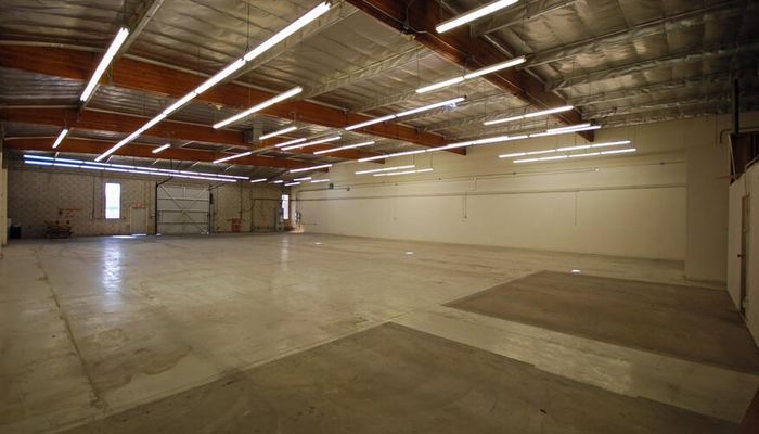 Warehouse Space for Rent at 6908-6922 Tujunga Ave North Hollywood, CA 91605 - #4