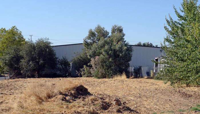 Warehouse Space for Rent at 2549 Harris Ave Sacramento, CA 95838 - #2
