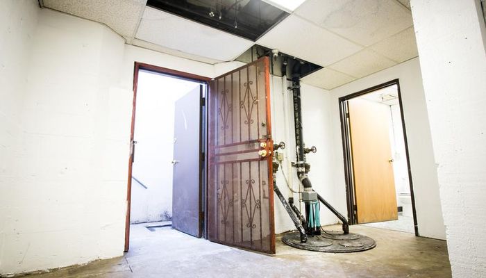 Warehouse Space for Rent at 718 Gladys Ave Los Angeles, CA 90021 - #4