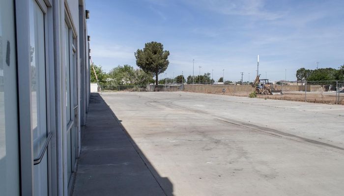 Warehouse Space for Rent at 13470 Manhasset Rd Apple Valley, CA 92308 - #19