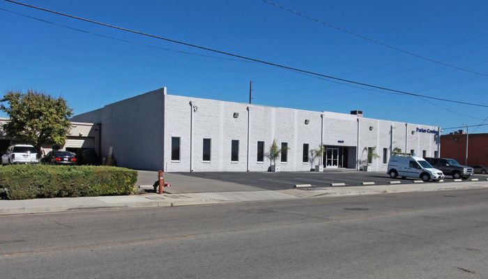 Warehouse Space for Rent at 19607-19611 Prairie St Northridge, CA 91324 - #8