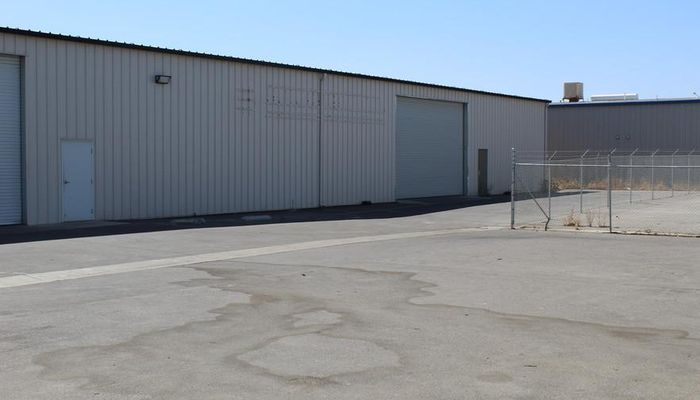 Warehouse Space for Rent at 5221 Gilmore Ave Bakersfield, CA 93308 - #11