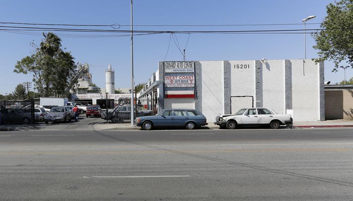 Warehouse Space for Sale at 15201 Oxnard St Van Nuys, CA 91411 - #1