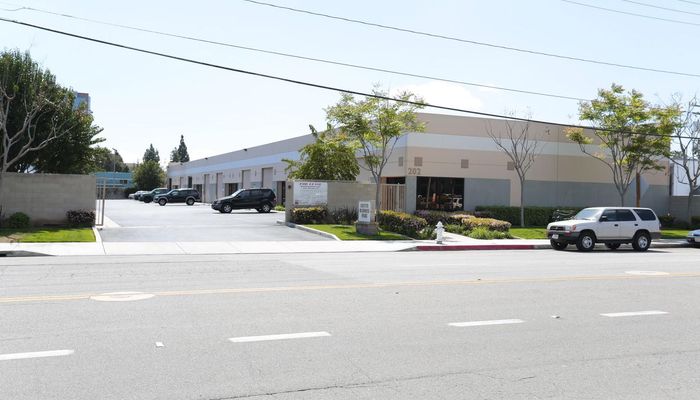 Warehouse Space for Rent at 202 E Alton Ave Santa Ana, CA 92707 - #4