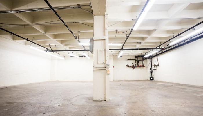 Warehouse Space for Rent at 718 Gladys Ave Los Angeles, CA 90021 - #9