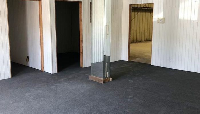 Warehouse Space for Rent at 3304-3328 W Sussex Way Fresno, CA 93722 - #3