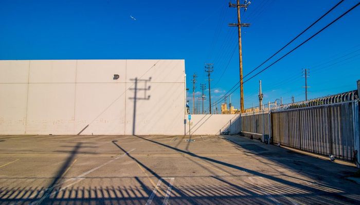 Warehouse Space for Rent at 2444 Porter St Los Angeles, CA 90021 - #90