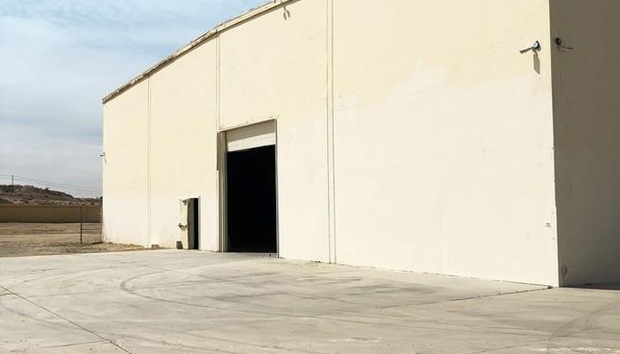 Warehouse Space for Rent at 14749 Hesperia Rd Victorville, CA 92395 - #16