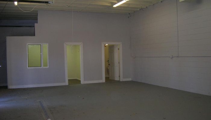 Warehouse Space for Rent at 18303 Parthenia St Northridge, CA 91325 - #4