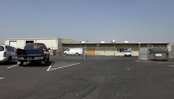 Warehouse Space for Rent at 300 S Sycamore Ave Rialto, CA 92376 - #2