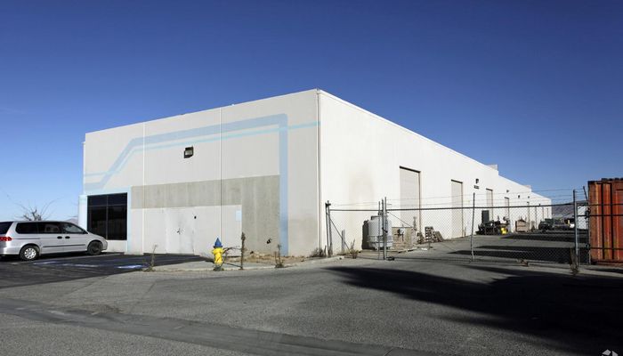 Warehouse Space for Rent at 16701 Chestnut St Hesperia, CA 92345 - #3