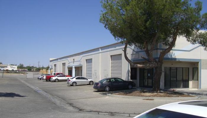 Warehouse Space for Rent at 16666 Smoketree St. Hesperia, CA 92345 - #4