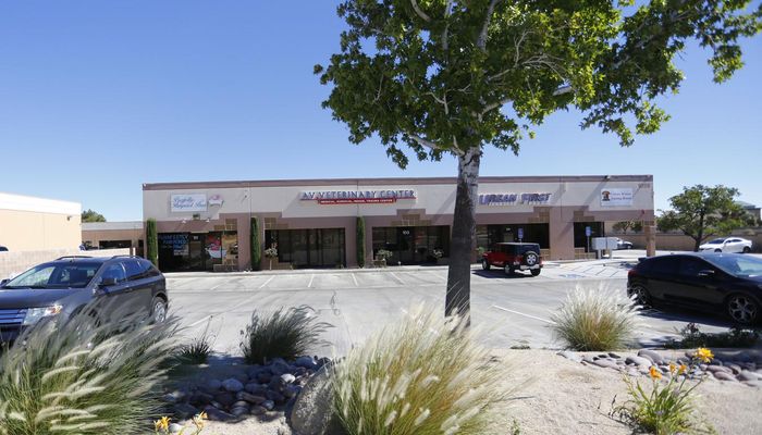 Warehouse Space for Rent at 1051 W Columbia Way Lancaster, CA 93534 - #4