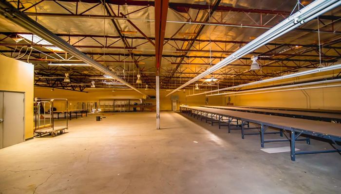 Warehouse Space for Rent at 2444 Porter St Los Angeles, CA 90021 - #79