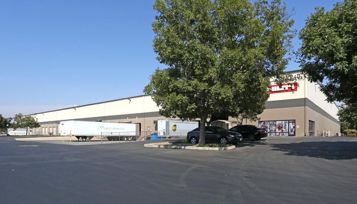 Warehouse Space for Rent at 7940 W Doe Ave Visalia, CA 93291 - #1