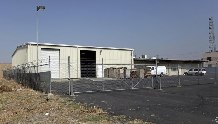 Warehouse Space for Rent at 300 S Sycamore Ave Rialto, CA 92376 - #1