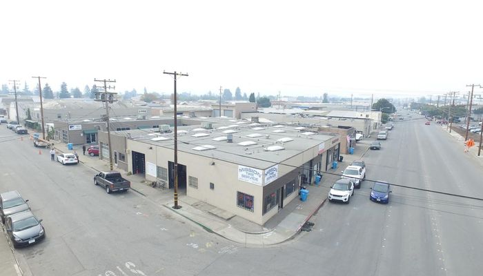 Warehouse Space for Rent at 2688-2692 Bay Rd Redwood City, CA 94063 - #1