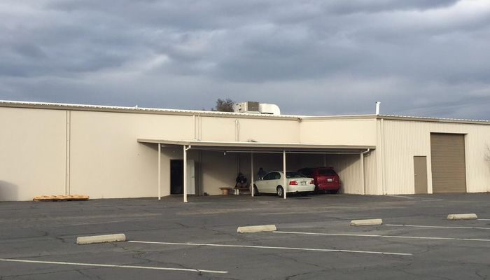 Warehouse Space for Rent at 4377-4379 N Brawley Ave Fresno, CA 93722 - #7