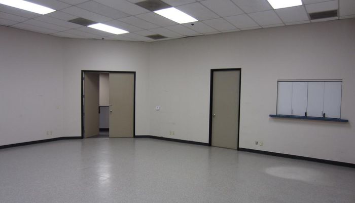Warehouse Space for Rent at 8963-8969 Bradley Ave Sun Valley, CA 91352 - #7