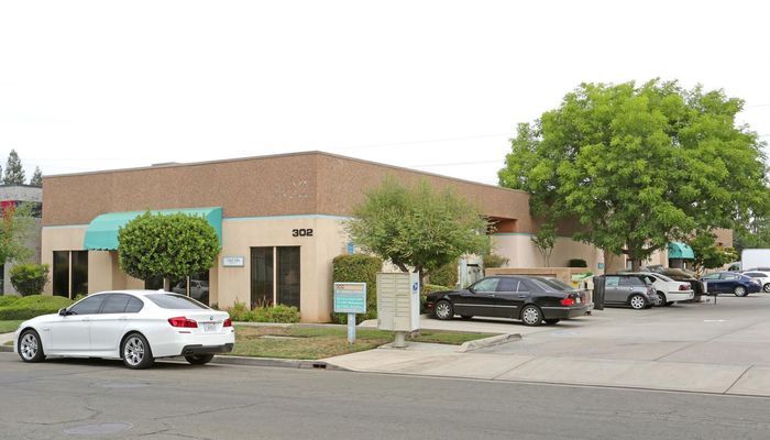Warehouse Space for Rent at 302 W Fallbrook Ave Fresno, CA 93711 - #1