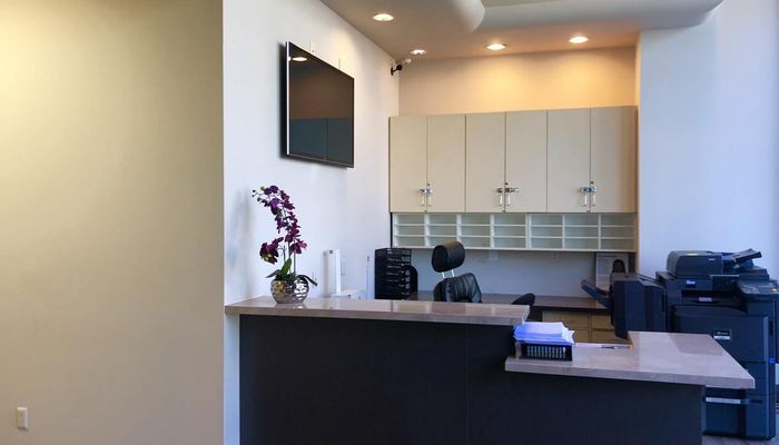 Office Space for Rent at 200-250 N Robertson Blvd Beverly Hills, CA 90211 - #32