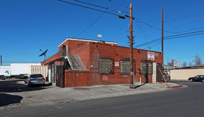 Warehouse Space for Rent at 15140-15180 Raymer St Van Nuys, CA 91405 - #1