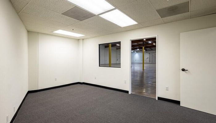 Warehouse Space for Rent at 1040 N Kraemer Pl Anaheim, CA 92806 - #18