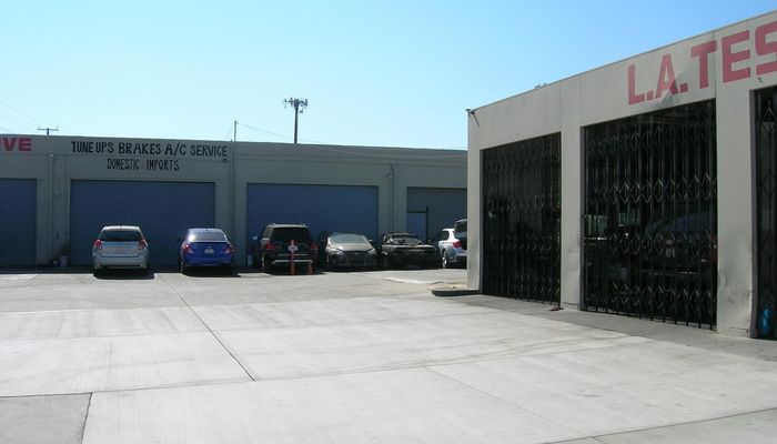 Warehouse Space for Rent at 18303 Parthenia St Northridge, CA 91325 - #11