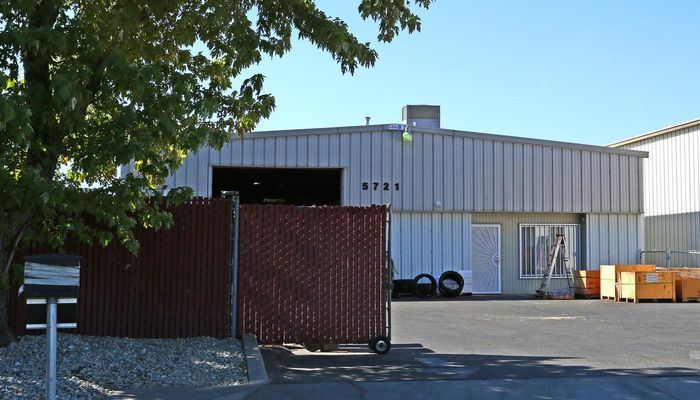 Warehouse Space for Rent at 5721 W Barstow Ave Fresno, CA 93722 - #2