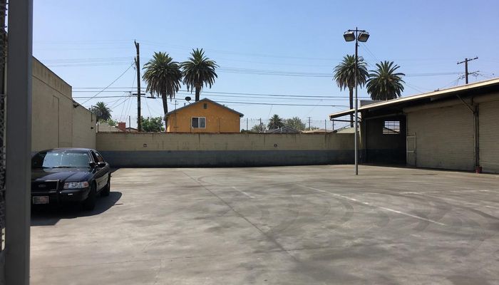 Warehouse Space for Rent at 818-828 E Manchester Ave Los Angeles, CA 90001 - #8