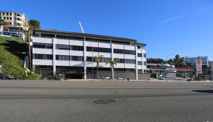 Office Space for Rent at 17373-17383 W Sunset Blvd Pacific Palisades, CA 90272 - #6