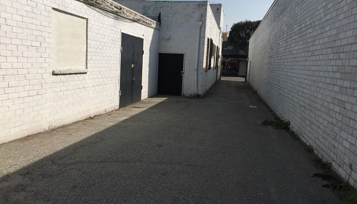 Warehouse Space for Rent at 1427 Santee St Los Angeles, CA 90015 - #6