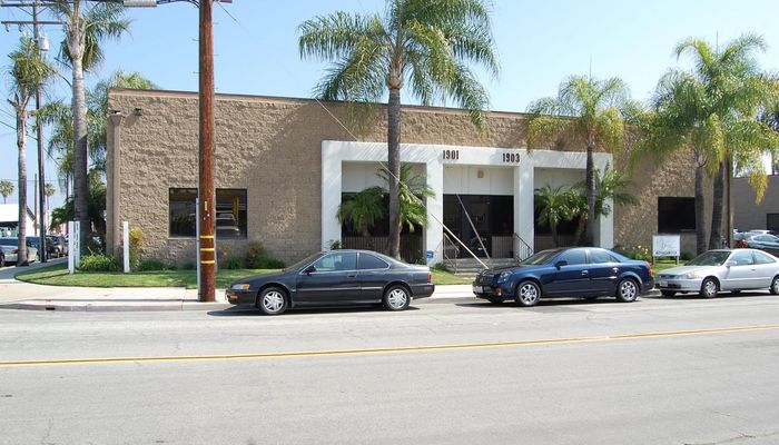 Warehouse Space for Rent at 1901-1903 E 29th St Signal Hill, CA 90755 - #2