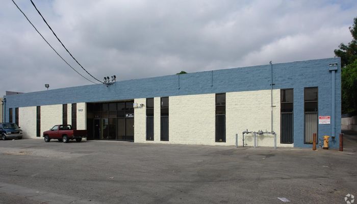 Warehouse Space for Rent at 8411-8421 Canoga Ave Canoga Park, CA 91304 - #2