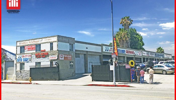 Warehouse Space for Rent at 18627 Parthenia St Northridge, CA 91324 - #1